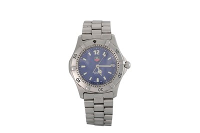 Lot 470 - A STAINLESS STEEL TAG HEUER PROFESSIONAL WRIST...