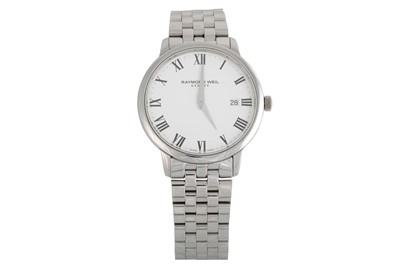 Lot 473 - A GENT'S RAYMOND WEIL WRIST WATCH, white face,...