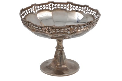 Lot 533 - A GEORGE V SILVER CIRCULAR PIERCED BOWL, with...