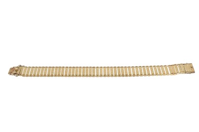 Lot 135 - A VINTAGE 14CT YELLOW GOLD CUFF BRACELET,...