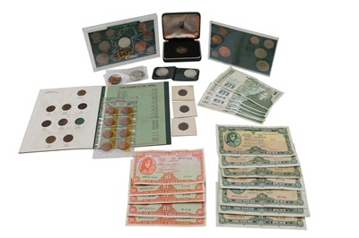 Lot 542 - A COLLECTION OF 31 IRISH FARTHING COINS, two...