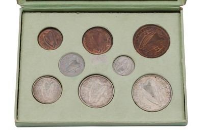 Lot 543 - AN ALMOST COMPLETE COLLECTION OF CIRCULATED...