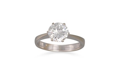 Lot 89 - A DIAMOND SOLITAIRE RING, the brilliant cut...