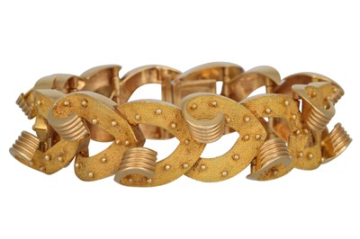 Lot 436 - AN 18CT VINTAGE GOLD BRACELET, scrolled...