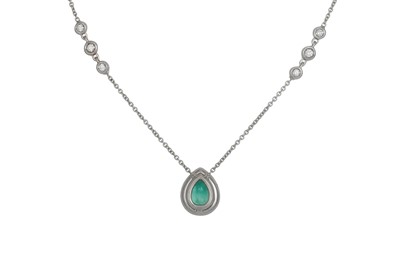 Lot 367 - AN EMERALD AND DIAMOND CLUSTER PENDANT, of...