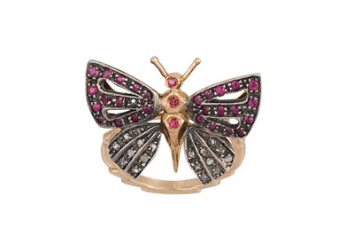 Lot 375 - A RUBY AND DIAMOND RING, modelled as a...