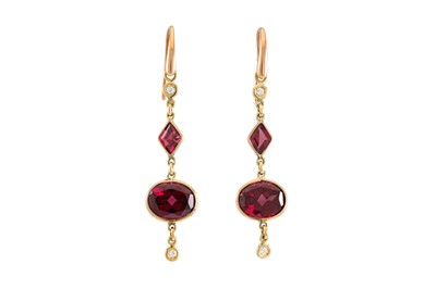 Lot 303 - A PAIR OF GARNET AND DIAMOND DROP EARRINGS,...