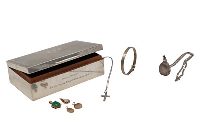 Lot 200 - A COLLECTION OF GOLD ITEMS, 7.8 g. together...