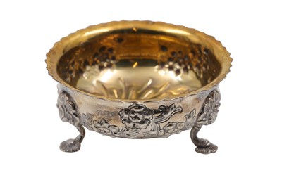 Lot 465 - A GEORGIAN STYLE MODERN IRISH SILVER GILT...