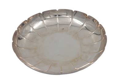 Lot 469 - A MODERN IRISH CIRCULAR SILVER STRAWBERRY DISH,...