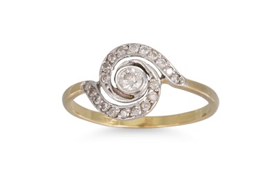 Lot 25 - A VINTAGE DIAMOND CLUSTER RING, of swirl...