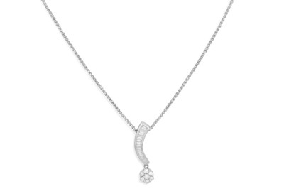 Lot 209 - A DIAMOND CLUSTER PENDANT, set with brilliant...