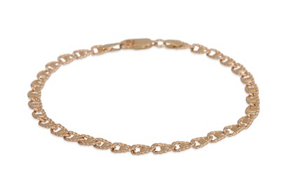 Lot 92 - A 9CT GOLD FANCY LINK BRACELET, 20 cm