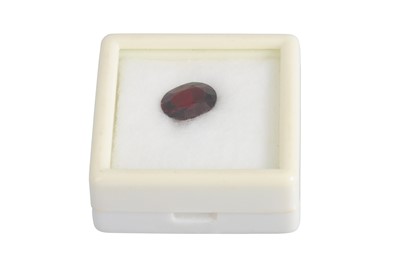 Lot 151 - AN UNMOUNTED OVAL FACETED ALMANDINE GARNET,...
