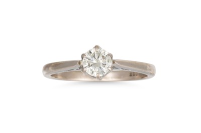 Lot 81 - A DIAMOND SOLITAIRE RING, the brilliant cut...