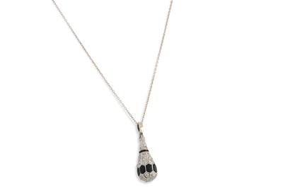 Lot 272 - A VINTAGE DIAMOND AND ONYX PENDANT, the...
