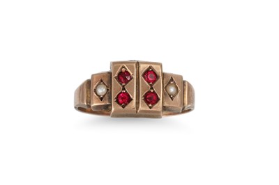 Lot 42 - AN ANTIQUE GEMSET RING, Chester 1881, mounted...