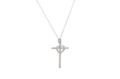 Lot 78 - A DIAMOND SET CROSS, mounted in white gold, on...
