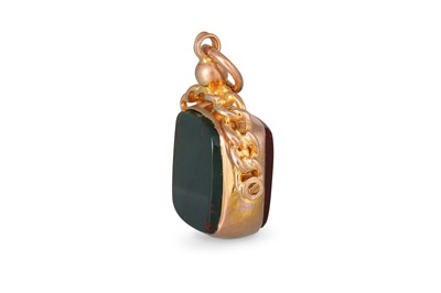 Lot 100 - AN ANTIQUE SWIVEL SEAL, set with carnelian and...