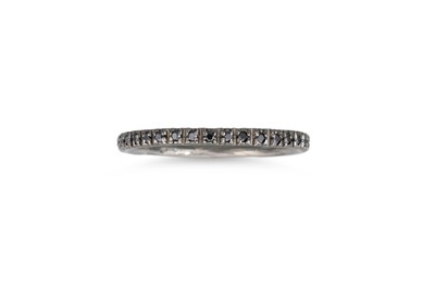Lot 261 - A BLACK DIAMOND THREE QUARTER BAND ETERNITY...