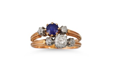 Lot 349 - AN ANTIQUE DIAMOND AND SAPPHIRE SET DRESS RING,...