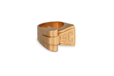 Lot 403 - A RETRO DRESS RING, of architectural form,...