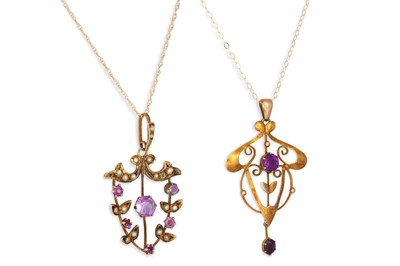 Lot 116 - AN ART NOUVEAU PENDANT, set with an amethyst,...