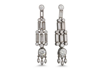 Lot 370 - A PAIR OF DIAMOND DROP EARRINGS, set with...