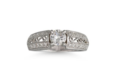 Lot 372 - A DIAMOND SOLITAIRE RING, the brilliant cut...