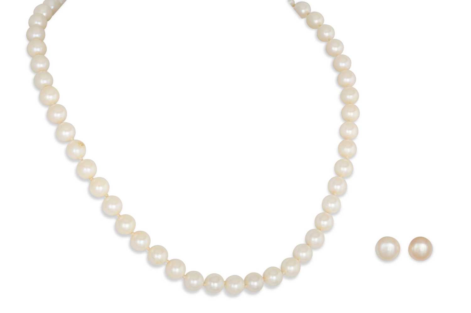 Lot 29 - A SET OF CULTURED PEARLS, with a white gold...