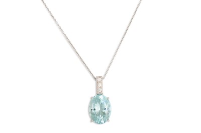 Lot 370 - AN AQUAMARINE AND DIAMOND PENDANT, mounted in...