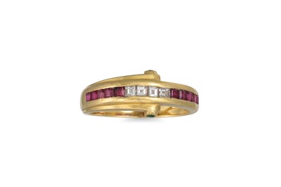 Lot 302 - AN 18CT YELLOW GOLD DRESS RING, set with...
