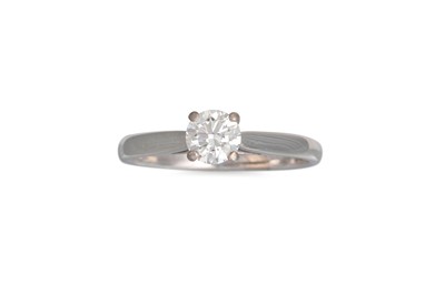 Lot 346 - A DIAMOND SOLITAIRE RING, the brilliant cut...