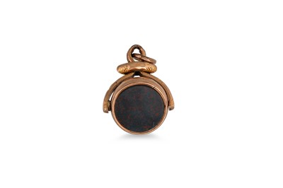 Lot 65 - AN ANTIQUE GOLD STONE SET SWIVEL FOB,...