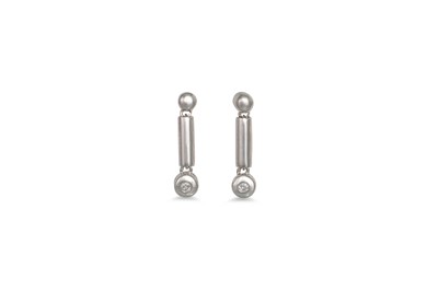 Lot 115 - A PAIR OF DIAMOND DROP EARRINGS, the round &...