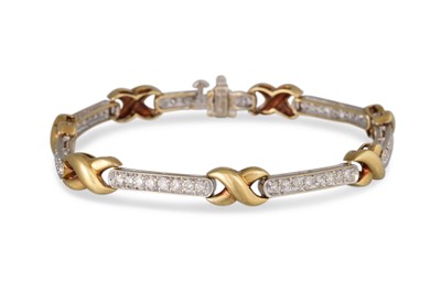 Lot 354 - A VINTAGE DIAMOND SET BRACELET, the channel...
