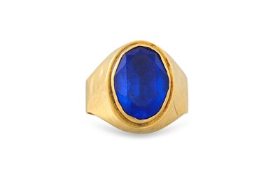 Lot 157 - A GOLD RING, glass set, 3 g. Size: N - O
