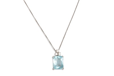 Lot 237 - AN AQUAMARINE AND DIAMOND PENDANT, the...