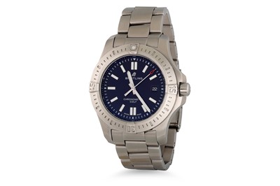 Lot 390 - A GENT'S STAINLESS STEEL BREITLING COLT...
