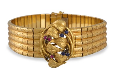 Lot 253 - A VINTAGE 18CT GOLD BRACELET, of flat form,...
