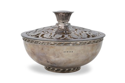 Lot 462 - A SILVER BOWL, with lid, Elizabeth II 1963,...