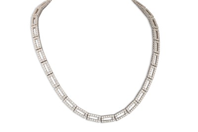 Lot 331 - A DIAMOND NECKLACE, comprising 30 rectangular...