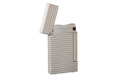 Lot 70 - A DUPONT LIGHTER, box and papers