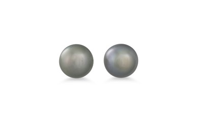 Lot 242 - A PAIR OF TAHITIAN GREY CULTURED PEARL...