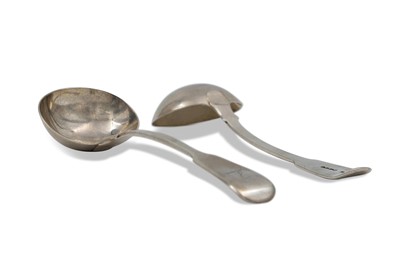 Lot 533 - AN EARLY PAIR OF VICTORIAN SILVER FIDDLE...