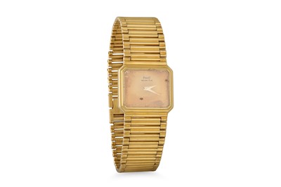 Lot 504 - A VINTAGE GENT'S 18CT GOLD PIAGET QUARTZ...