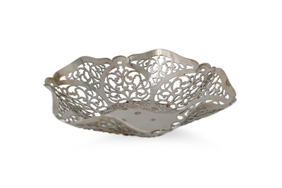 Lot 541 - A MODERN IRISH SILVER BON BON DISH, By Royal...