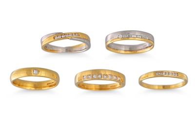 Lot 137 - FIVE DIAMOND SET RINGS, mounted in 18ct yellow...