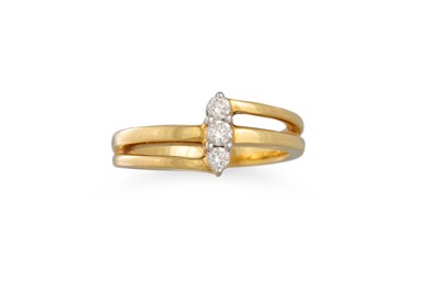 Lot 157 - A DIAMOND RING, set with three brilliant cut...