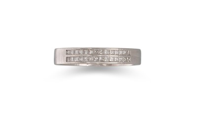 Lot 164 - A TWO ROWED DIAMOND RING, the princess cut...